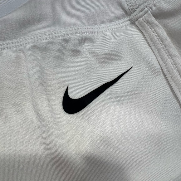 Nike White Tennis Shorts Small Women’s - Picture 2 of 9